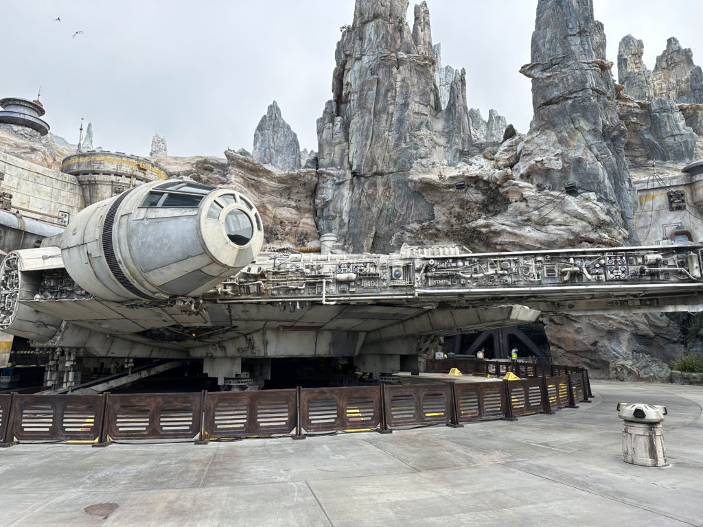 Star Wars: Galaxy's Edge in Disneyland hosts Star Wars: Rise of the Resistance and Millennium Falcon: Smugglers Run. Save money at Disneyland by budgeting extra cost for Rise of the Resistance in advance.