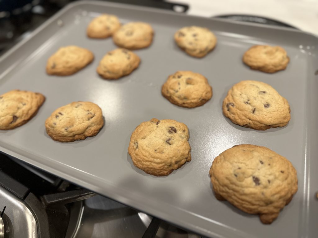 Caraway Cookware Review - Bakeware large baking sheet with cookies